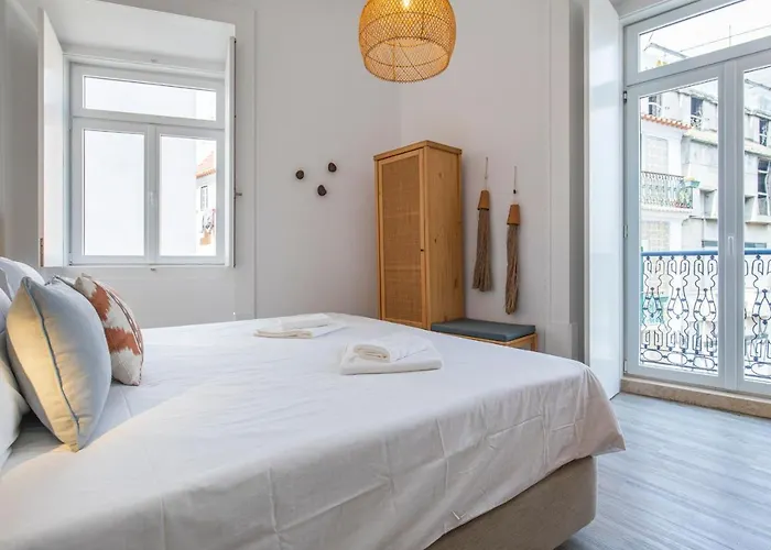 Ando Living - Abrantes 10 House 4*