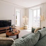 Ando Living - Abrantes 10 House 4*