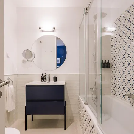 Ando Living - Abrantes 10 House Lägenhetshotell