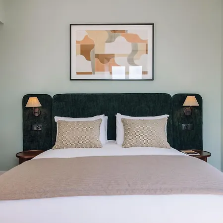 Ando Living - Abrantes 10 House 4*