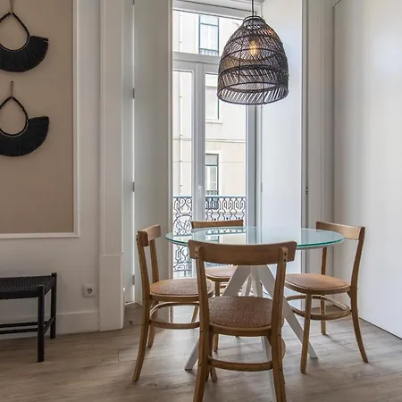 Ξενοδοχείο με διαμερίσματα Ando Living - Abrantes 10 House 4*